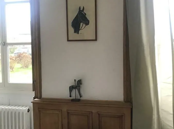 招待所 Les D'hotes De